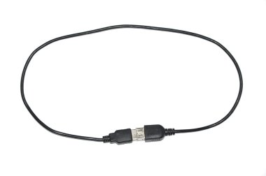 USB kablosu.