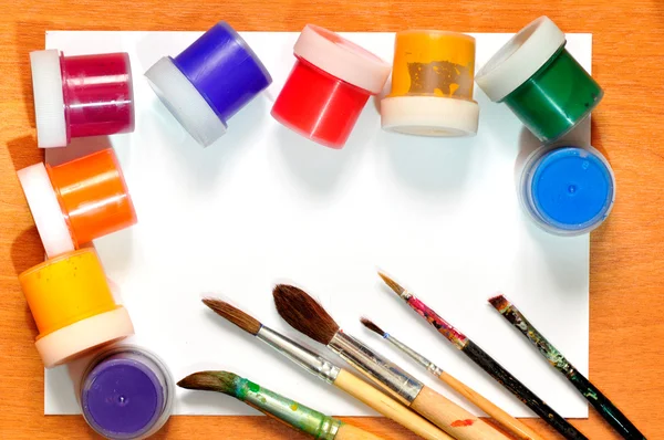 Brushes and paint. — Stock Photo, Image