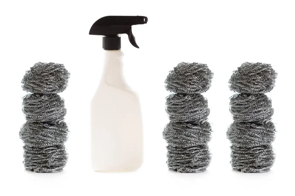 Huishoudelijk schoonmaakproducten geïsoleerd — Stockfoto