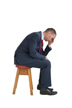 depresif iş adamı izole beyaz arka plan oturmuş