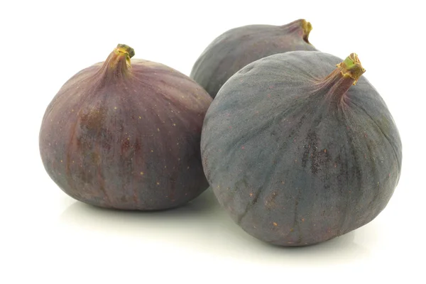 Three whole figs (Ficus carica) — Stock Photo, Image