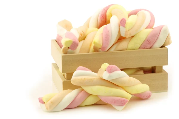 Marshmallow colorido torcido varas doces — Fotografia de Stock