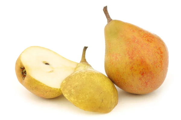 One cooking pear "Gieser Wildeman" and a cut one — Stock Photo, Image