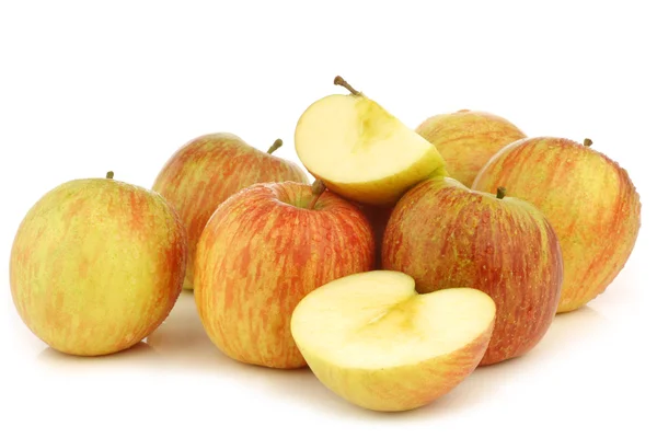Fresh "Fuji" apples and some pieces — Stock Photo, Image