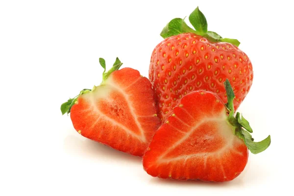 Cut fresh strawberries — Stock Photo, Image