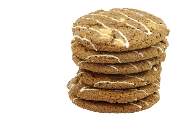 Gestapelde krokante chocolade chip cookies met noten — Stockfoto