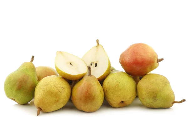 Poire fraîche "doyenne de comice" et une coupe — Photo