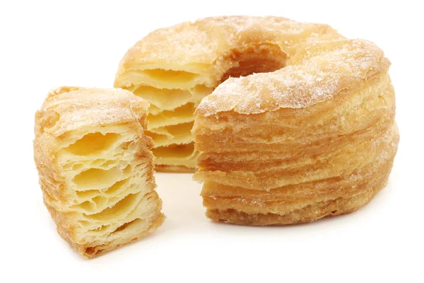 Gesuikerde bladerdeeg donut — Stockfoto