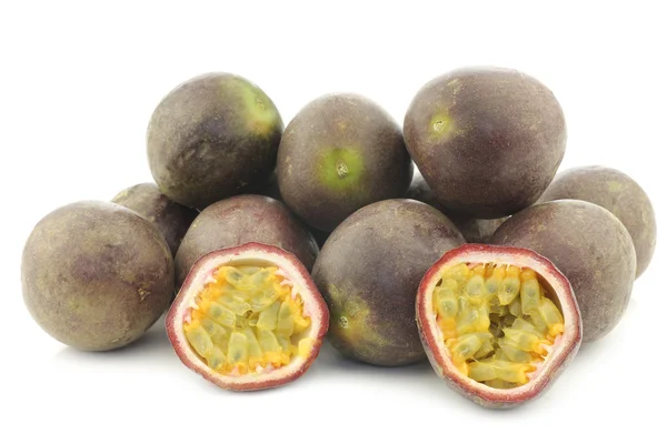 Bunch of passion fruits — Stock Photo, Image