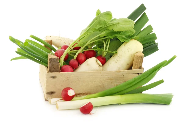Mixed vegetables in a wooden crate — Stock Photo, Image