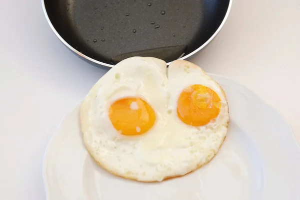 Sahanda yumurta — Stok fotoğraf