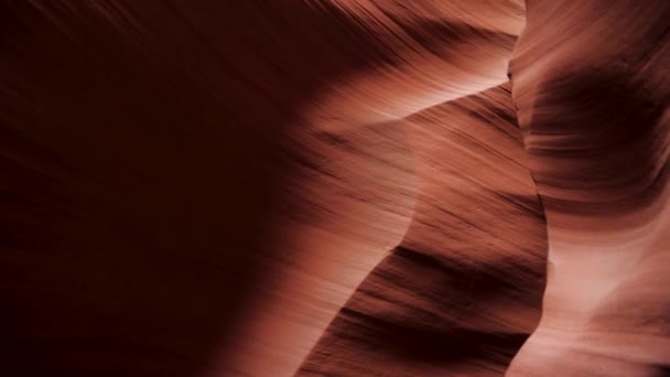 Movement Along Beautiful Red Walls Smooth And Wave In Slot Canyon — Stock Video