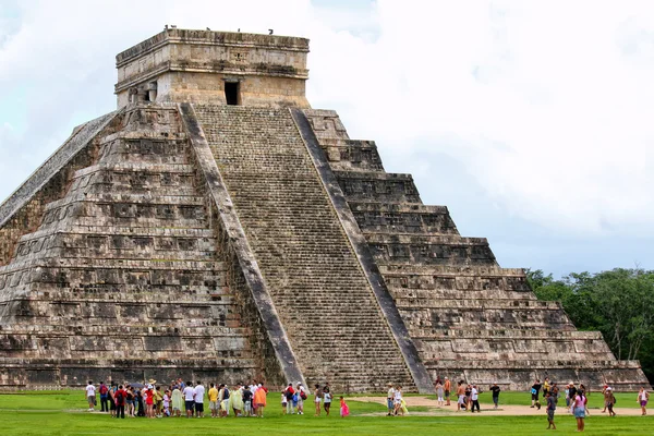 Piramide — Foto Stock