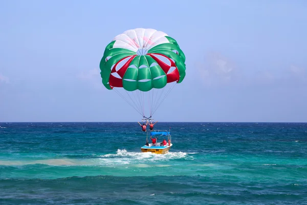 Parasailing — Stock fotografie