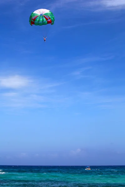 Parasailing — Stock Photo, Image