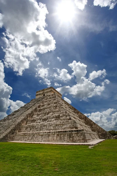 Piramidę kukulkan, chichen itza — Zdjęcie stockowe