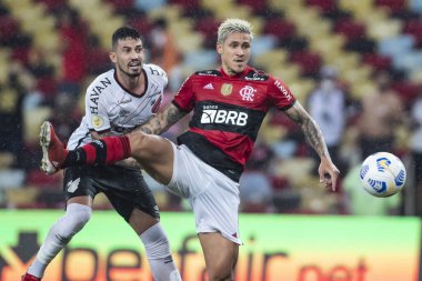 Rio, Brezilya - Ekim 03, 2021: Maracana Stadyumu 'nda düzenlenen Brezilya Şampiyonası' nın (serie A) 23. turunda Flamengo 3 - 0 Athletic-PR arasındaki maçta Pedro oyuncusu