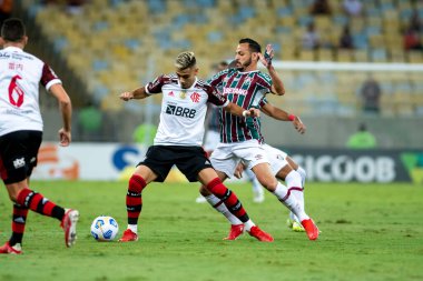 Rio, Brezilya - 23 Ekim 2021: Andreas ve Yago Felipe Maracana Stadyumu 'nda oynanan Brezilya Şampiyonası (serie A) maçında Fluminense ile Flamengo arasındaki maçta