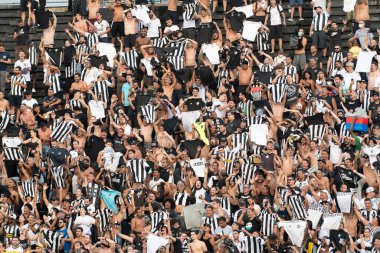 Rio, Brezilya - Kasım 07, 2021: Sao Januario Stadyumu 'nda oynanan 34. turda Vasco 0 ile 4 Botafogo arasında oynanan karşılaşmada taraftarlar