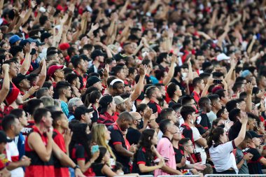 Rio, Brezilya - 17 Kasım 2021: Maracana Stadyumu 'nda düzenlenen Brezilya Şampiyonası' nın 33. raundunda Flamengo 1 ile 0 korintliler arasındaki maçta taraftarlar