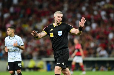 Rio, Brezilya - 17 Kasım 2021: Maracana Stadyumu 'nda oynanan maçta Anderson Daronco hakemi Flamengo 1' e karşı 0 korintliler arasında oynanan maçın 33. turu (serie A)