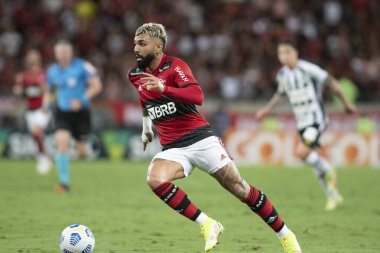 Rio, Brezilya - Aralık 06, 2021: Gabriel Barbosa (Gabigol) Maracana Stadyumu 'nda oynanan 31. Brezilya Şampiyonası (Serie A) maçında Flamengo 0-1 Santos arasındaki maçta