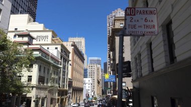 San Francisco, ABD 3 Haziran 2019: Amerikan şehrinin sokaklarında ve yamaçlarında hareketlilik