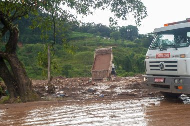 Nova Friburgo, Brezilya - 15 Ocak 2011: 2011 'de Rio de Janeiro eyaletinin dağlık bölgesinde aşırı yağmur nedeniyle meydana gelen doğal afet şehri harap etti.