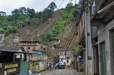 Nova Friburgo, Brezilya - 15 Ocak 2011: 2011 'de Rio de Janeiro eyaletinin dağlık bölgesinde aşırı yağmur nedeniyle meydana gelen doğal afet şehri harap etti.