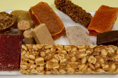 Haziran partilerinde (Festa Junina) ve Sao Cosme e Damio gününde yenen tipik Brezilya tatlıları