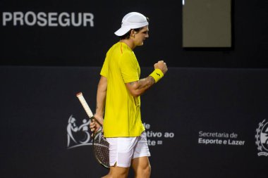 Rio, Brezilya - 12 Şubat 2022: Thiago Seyboth Wild (BRA), Rio Open 2022 'de Roberto Carballes Baena (ESP) ile ATP 500 turnuvasında oynadı.