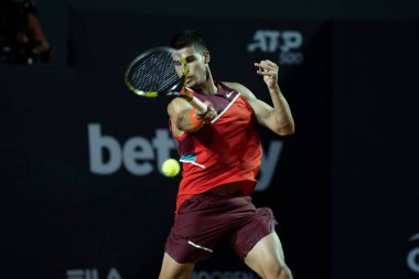 Rio, Brezilya - 14 Şubat 2022: Carlos Alcaraz (ESP), Rio Open 2022 'de oynanan ilk tur karşılaşmasında Jaume Antoni Munar Clar' a (ESP) karşı oynadı.