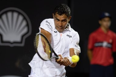 Rio, Brezilya - 15 Şubat 2022: Thiago Monteiro (BRA), Rio Open 2022 'de ATP 500 turnuvasında Sebastian Baez' e karşı oynadı.
