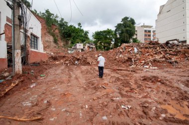 Nova Friburgo, Brezilya - 15 Ocak 2011: 2011 'de Rio de Janeiro eyaletinin dağlık bölgesinde aşırı yağmur nedeniyle meydana gelen doğal afet şehri harap etti.