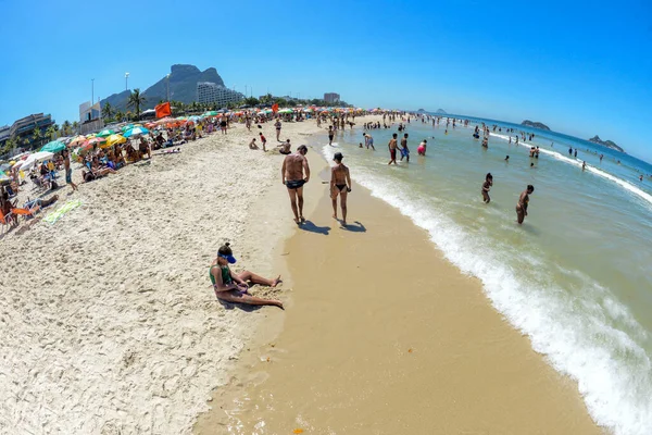 Rio Brezilya Mart 2022 Yüzücülerin Batı Bölgesindeki Plajdaki Hareketleri — Stok fotoğraf