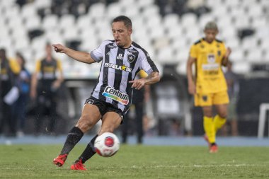 Rio, Brezilya - Mart 07, 2022: Nilton Santos Stadyumu 'nda oynanan Carioca Şampiyonası (Taca Guanabara) 10. raundunda Botafogo 5 - 0 Volta Redonda arasındaki maçta Erison oyuncusu