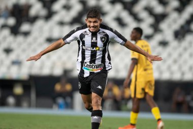 Rio, Brezilya - Mart 07, 2022: Nilton Santos Stadyumu 'nda oynanan Carioca Şampiyonası (Taca Guanabara) 10. raundunda Botafogo 5 - 0 Volta Redonda arasındaki maçta Erison oyuncusu