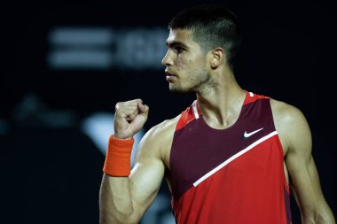 Rio, Brezilya - 14 Şubat 2022: Carlos Alcaraz (ESP), Rio Open 2022 'de oynanan ilk tur karşılaşmasında Jaume Antoni Munar Clar' a (ESP) karşı oynadı.