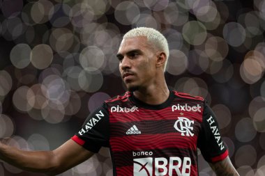 Rio, Brezilya - 12 Mart 2022: Bangu ve Flamengo arasındaki maçta Matheuzinho oyuncusu Maracana Stadyumu 'nda Carioca Şampiyonası' nın 10. turunda