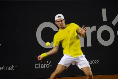 Rio, Brezilya - 12 Şubat 2022: Thiago Seyboth Wild (BRA), Rio Open 2022 'de Roberto Carballes Baena (ESP) ile ATP 500 turnuvasında oynadı.