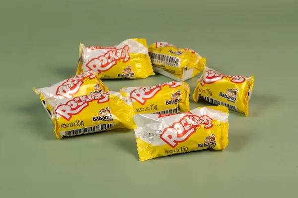 Peanut Candy Packaging Pacoca Rockitas Зеленому Тлі Споживається Червні Parties — стокове фото