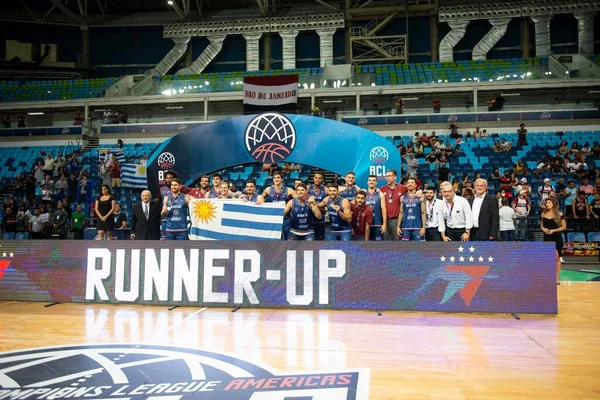 Rio, Brezilya - Nisan 09, 2022: Sao Paulo (BRA) ve Bigua (URU) arasında oynanan maçta basketbol şampiyonları ligi Amerika 'nın final maçı Arena Carioca 1 Stadyumu