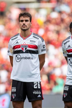Rio, Brezilya - 17 Nisan 2022: Maracana Stadyumu 'nda düzenlenen Brezilya Şampiyonası' nın ikinci turunda Flamengo ile Sao Paulo arasındaki maçta Igor Gomes oyuncusu