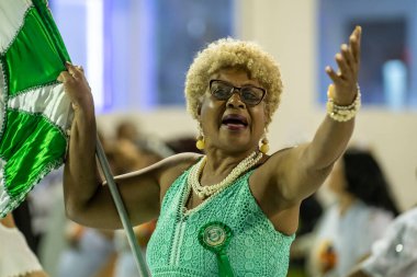 Rio, Brezilya - 20 Nisan 2022: Rio Karnavalı 'ndaki eski muhafız birliği, Rio de Janeiro / RJ' deki Marques de Sapucai Sambadrome 'da düzenlendi..