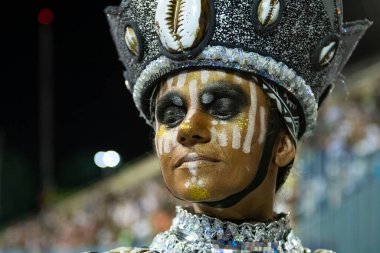 Rio, Brezilya - 21 Nisan 2022: Rio Karnavalı 'nda Samba Okulu Inocentes de Belford Roxo, Marques de Sapucai Sambadrome' da düzenlendi.