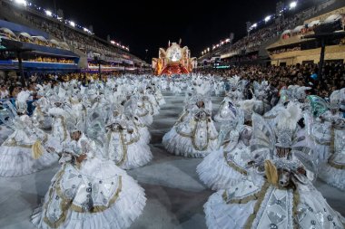 Rio, Brezilya - 21 Nisan 2022: Rio Karnavalı 'nda Samba Okulu Inocentes de Belford Roxo, Marques de Sapucai Sambadrome' da düzenlendi.