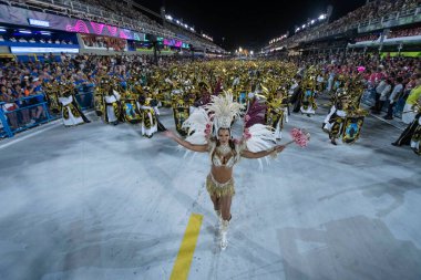 Rio, Brezilya - 21 Nisan 2022: Rio Karnavalı 'nda Samba Okulu Inocentes de Belford Roxo, Marques de Sapucai Sambadrome' da düzenlendi.