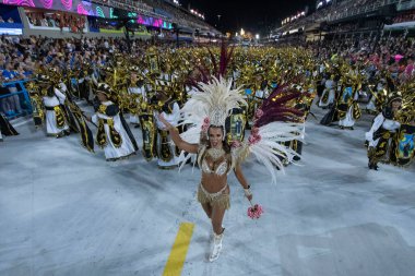 Rio, Brezilya - 21 Nisan 2022: Rio Karnavalı 'nda Samba Okulu Inocentes de Belford Roxo, Marques de Sapucai Sambadrome' da düzenlendi.