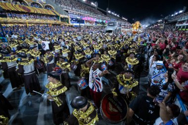 Rio, Brezilya - 21 Nisan 2022: Rio Karnavalı 'nda Samba Okulu Inocentes de Belford Roxo, Marques de Sapucai Sambadrome' da düzenlendi.