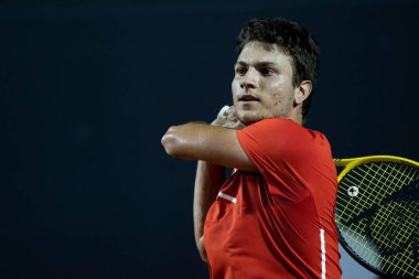 Rio, Brezilya - 14 Şubat 2022: Miomir Kecmanoviç (SRB), Rio Open 2022 'de Felipe Meligeni Alves (BRA) ile oynamıştır.